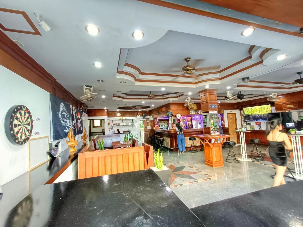 Black Pearl Patong Beachfront Exterior photo