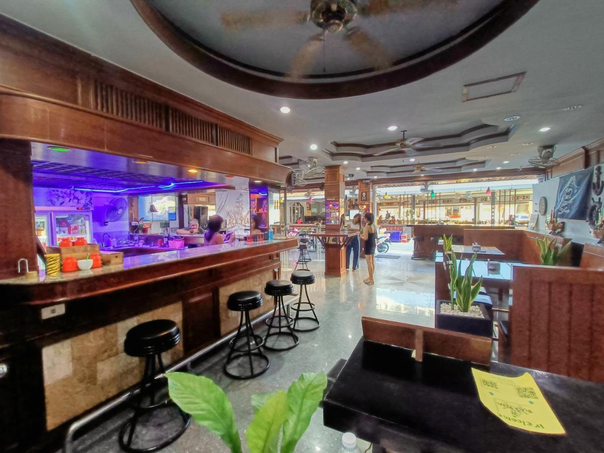 Black Pearl Patong Beachfront Exterior photo